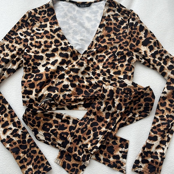 SHEIN Leopard Print Long Sleeve Wrap Top Black Brown Cream Size Small - Picture 2 of 8